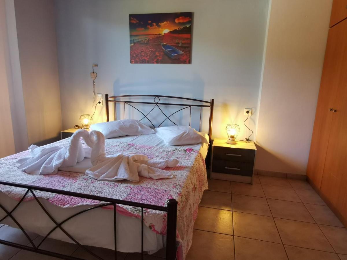 Iris Studios Áyios Nikítas Esterno foto